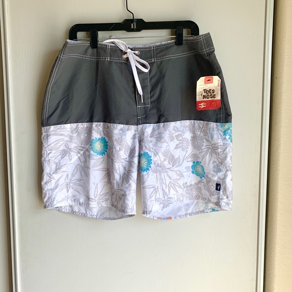 Toes on The Noes board shorts 🩳 - Picture 1 of 3